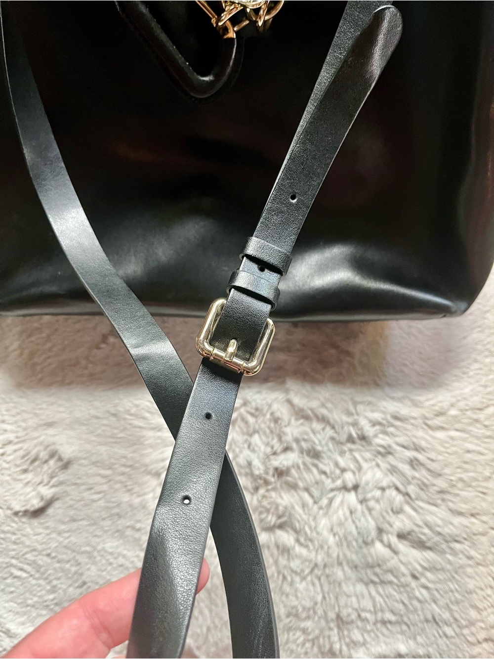 Reiss London Black Leather Tote Bag with strap and gold hardware - Picture 4 of 10